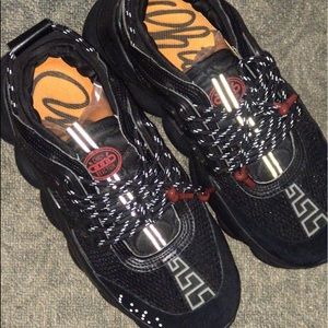 Chain reaction (size 9.5)